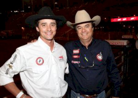 Ex-BBB Fael quer levar prova de laço comprido para rodeio