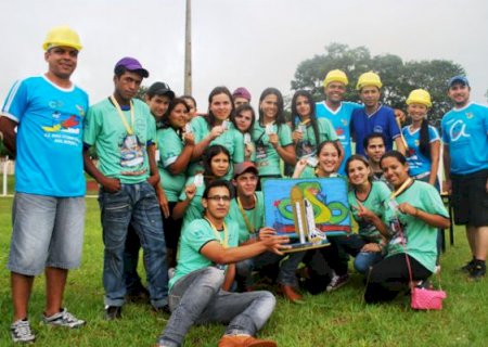 Escola do distrito de Vila Marques leva o titulo das Olimpíadas de Lançamento de Foguetes