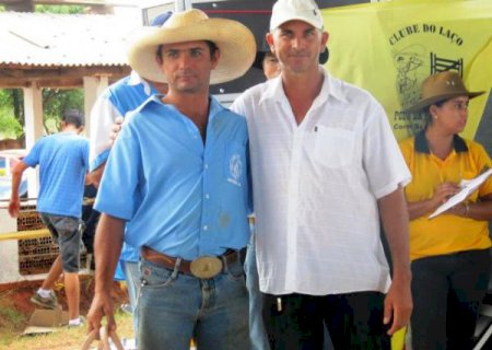 Laçador de Aral Moreira brilha em festa do Laço e conquista a Taça de Campeão Individual