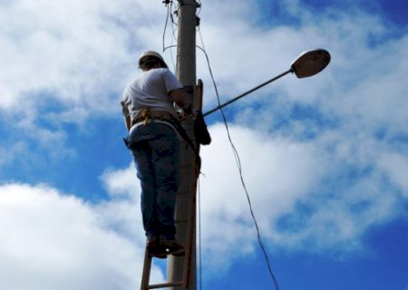 Manutenção na iluminação pública traz comodidade e gera mais segurança à população, garante Edson de David