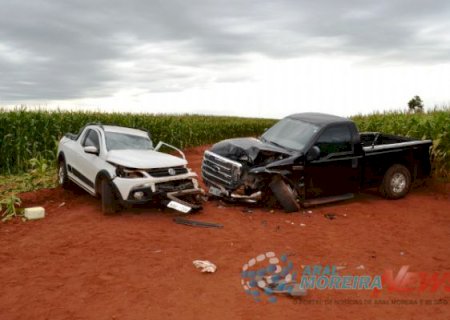 Choque entre F-250 e Saveiro mata jovem em Aral Moreira