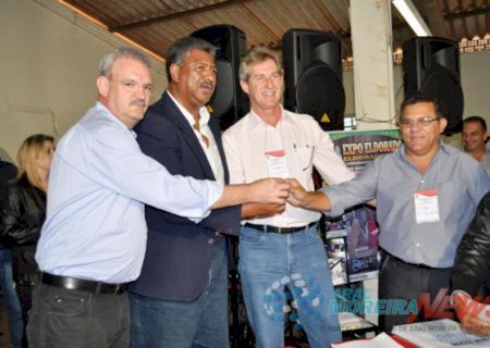 Em menos de dez dias, Aral Moreira recebe segunda motoniveladora