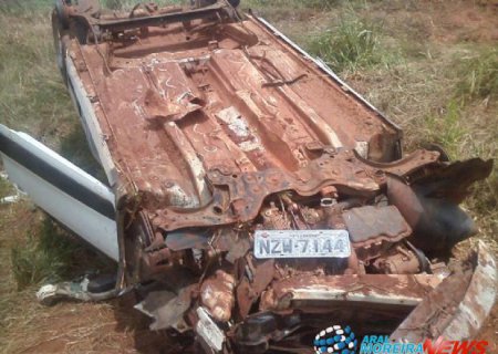 Veículo abandonado é ‘depenado’ na fronteira