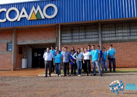 Alunos do curso tecnico em agronegocio da E.E. Joao Vitorino Marques realiza visita tecnica a Cooperativa Coamo