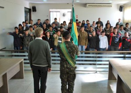 Junta Militar de Aral Moreira entrega certificados de dispensa de incorporação