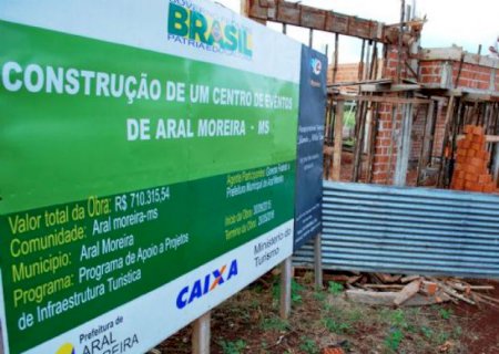Obras de construção de Centro de Eventos seguem em ritmo acelerado em Aral Moreira