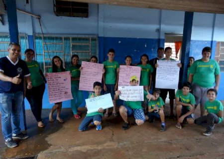 Escola de Aral Moreira desenvolve ações de combate a dengue