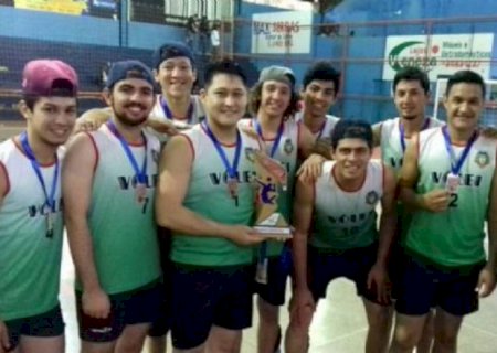 Vôlei masculino e feminino de Aral Moreira fica em segundo em Torneio Regional