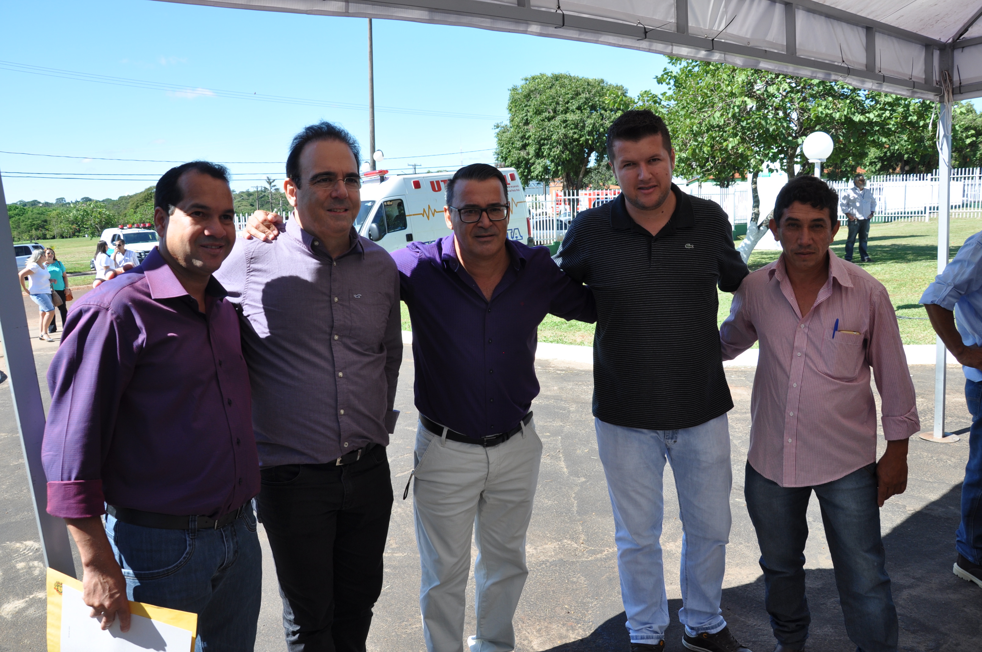 Um dos contatos mantido pelos vereadores no evento foi com o deputado Felipe Orro. (Foto: Joelso Gon&ccedil;alves/ Not&iacute;cias do MS).