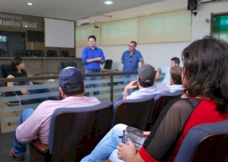 Deputado Renato Câmara e vereadores se reunem com lideranças e produtores rurais para discutir melhorias para o município