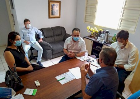 Na capital do Estado, Alexandrino Garcia busca parcerias e investimentos para atender demandas do município