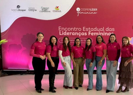Cooperadas da Cresol participam do Encontro Estadual de Lideranças Femininas.