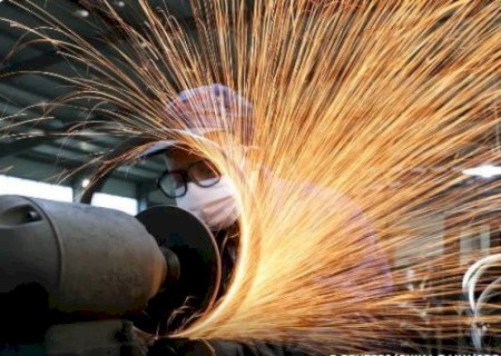 Indústria brasileira registra queda de 1,8% no mês de junho