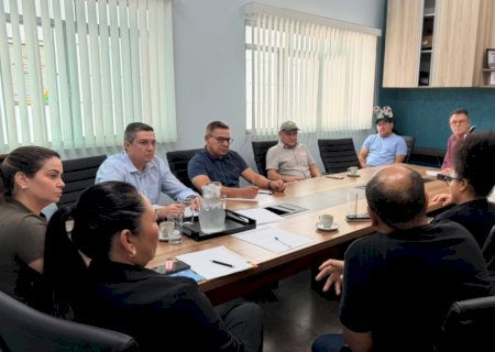 Câmara de Aral Moreira cobra Energisa por constantes quedas de energia e busca soluções para o município